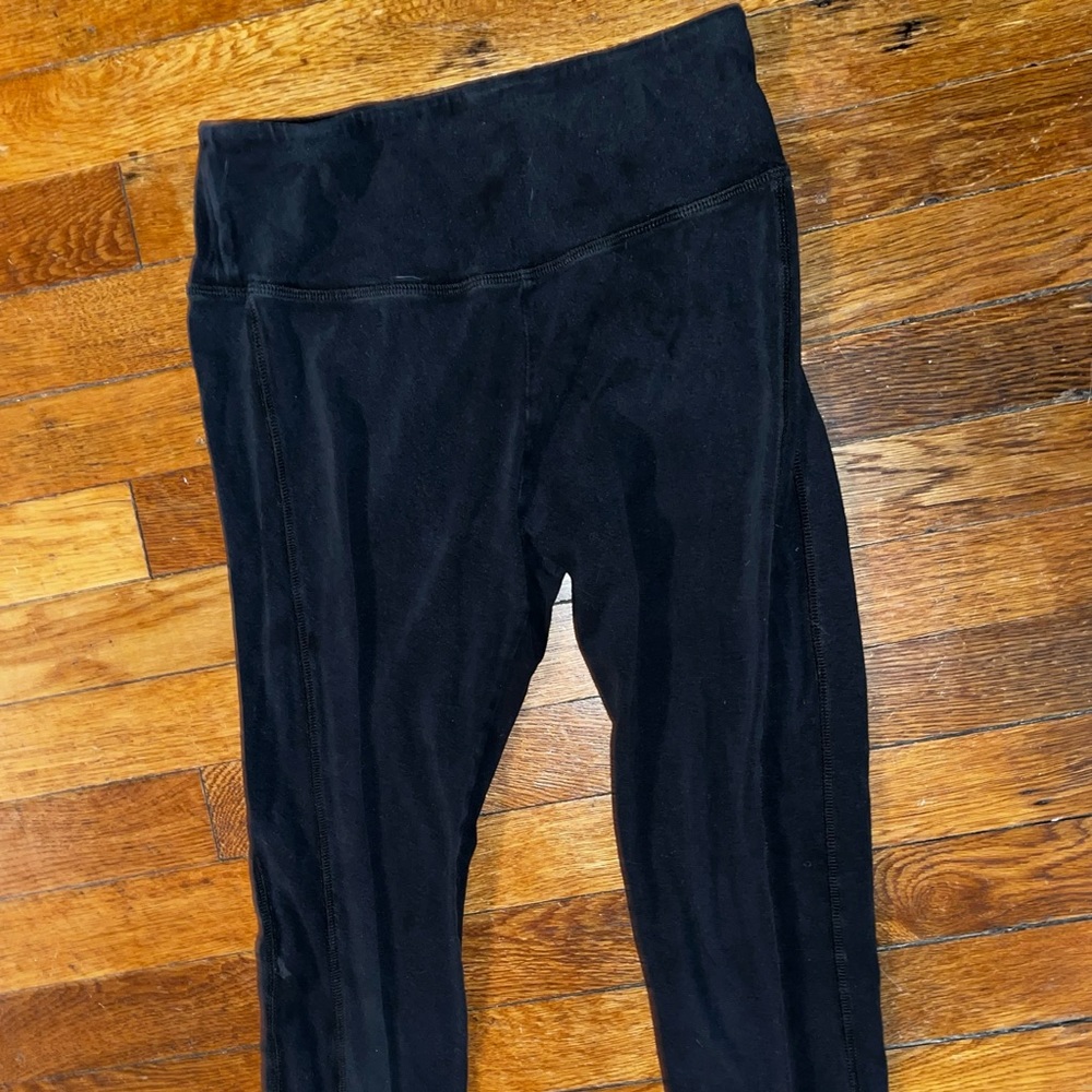 Sports Leggings with cutouts at the bottom